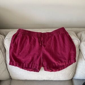 Old Navy Women's Burgundy Cargo Shorts